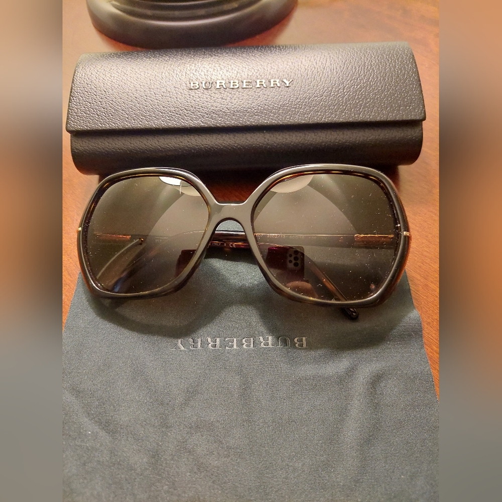 Burberry Tortoise Shell Sunglasses - Picture 2 of 8